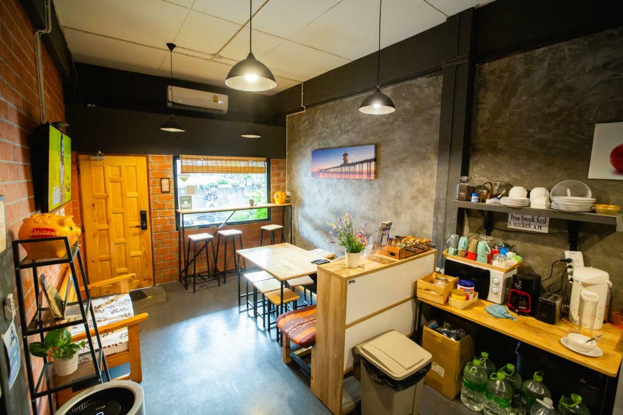 The Bridge Hostel Bangkok Eksteriør billede