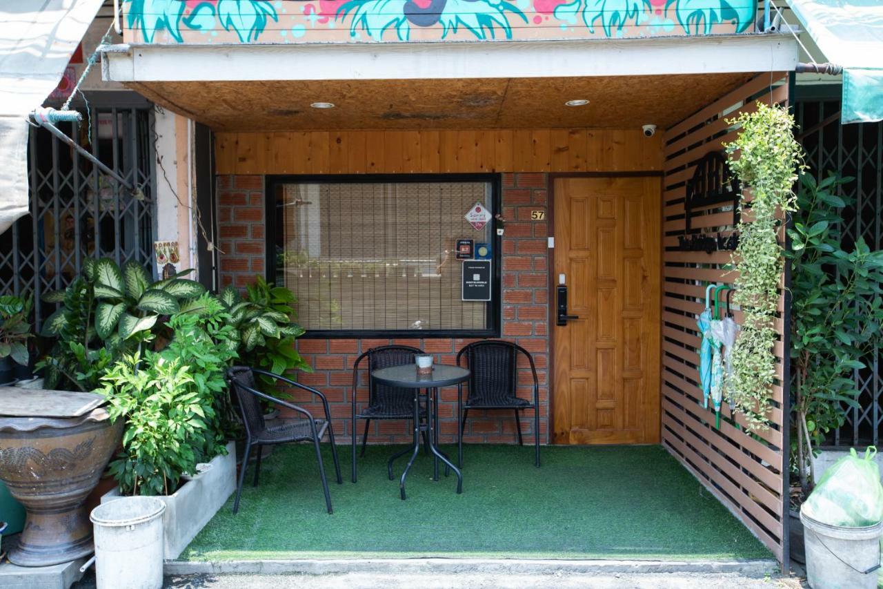 The Bridge Hostel Bangkok Eksteriør billede