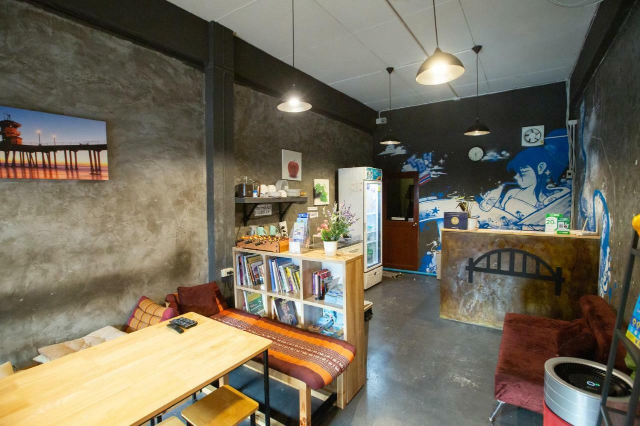 The Bridge Hostel Bangkok Eksteriør billede