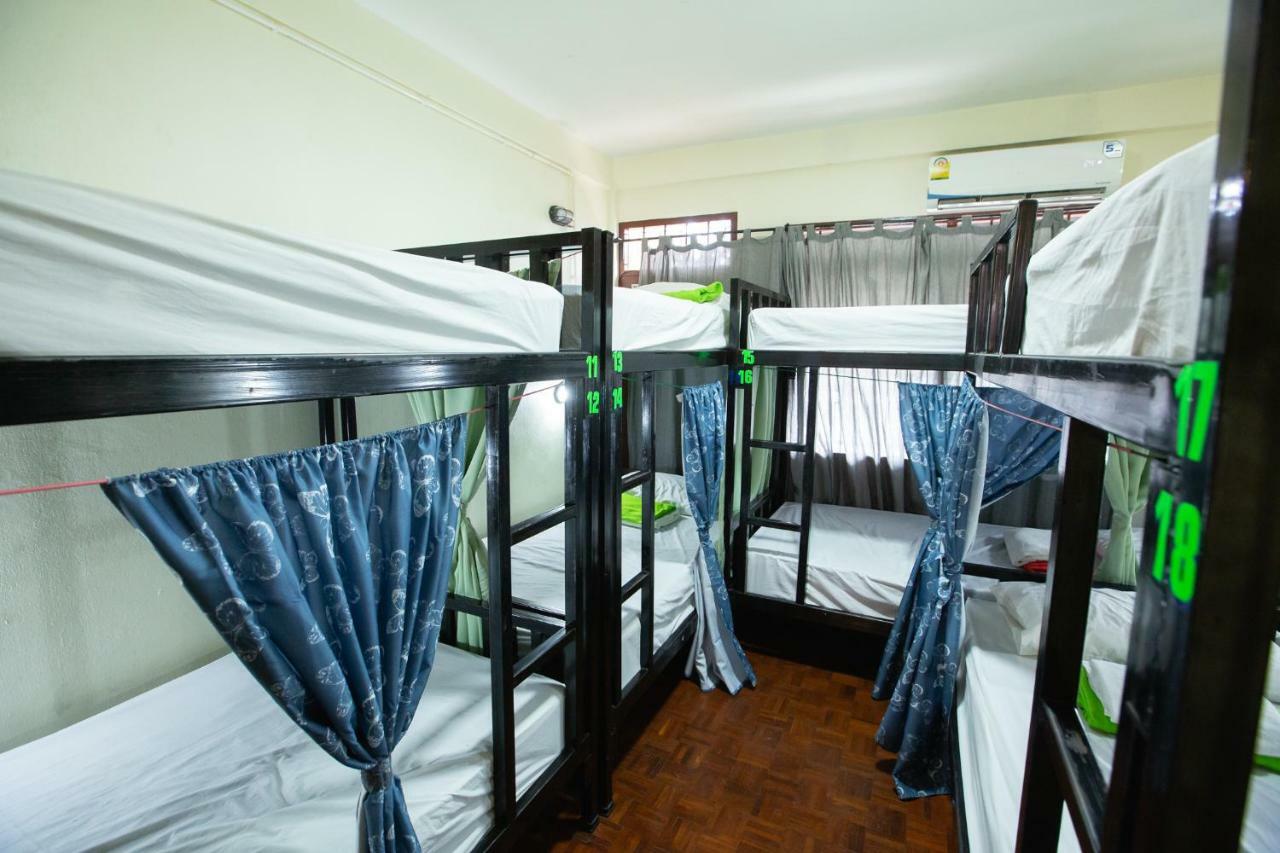The Bridge Hostel Bangkok Eksteriør billede