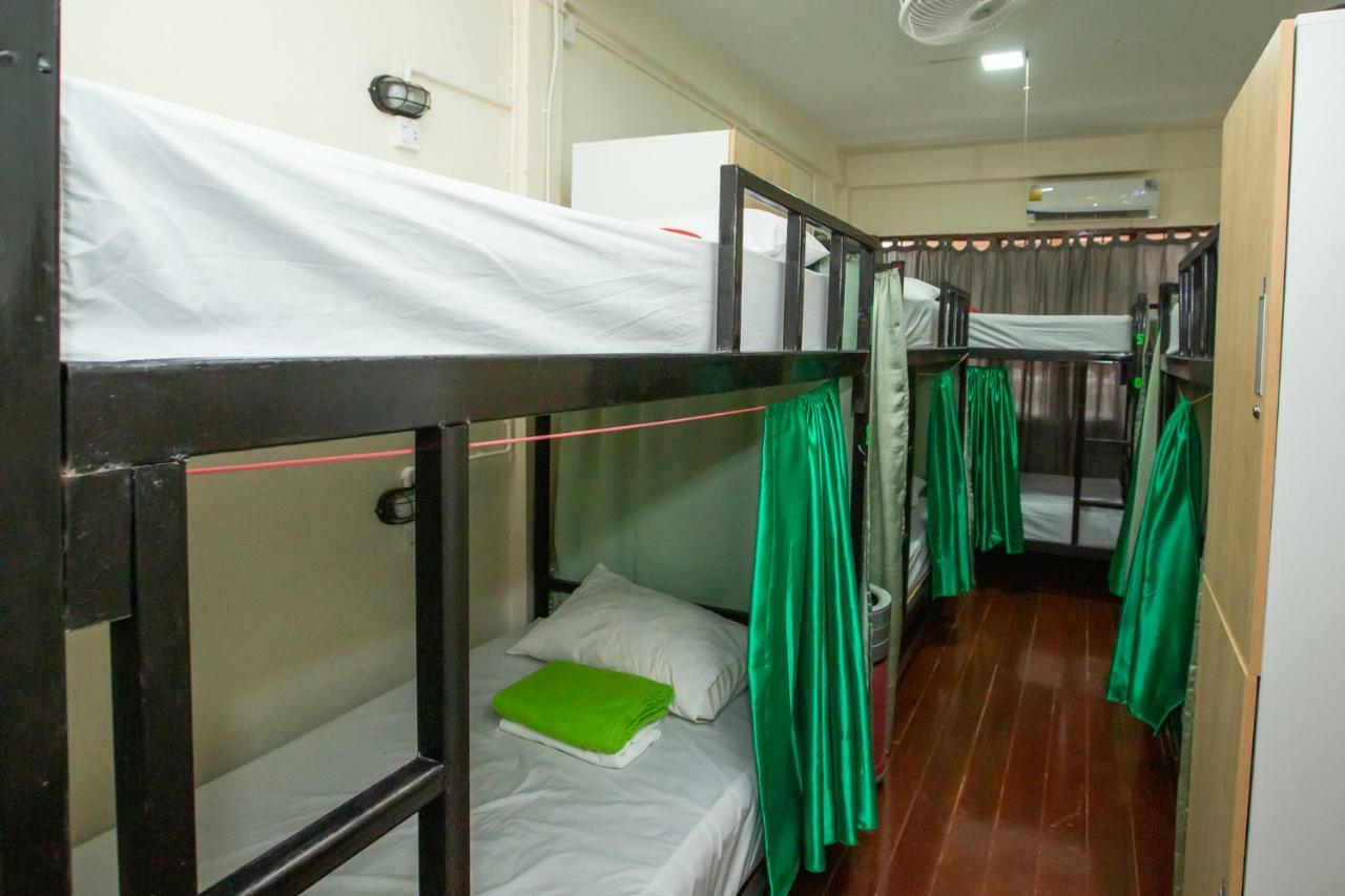 The Bridge Hostel Bangkok Eksteriør billede